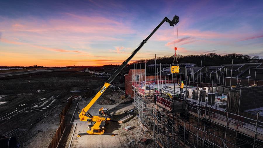 Toujours plus haut avec le télescopique rotatif de JCB