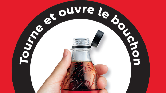 Coca-Cola introduit des bouchons qui restent attachés aux bouteilles en plastique