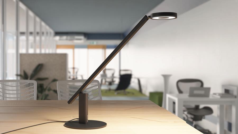 La lampe LUCTRA® met littéralement son contrôle entre vos mains