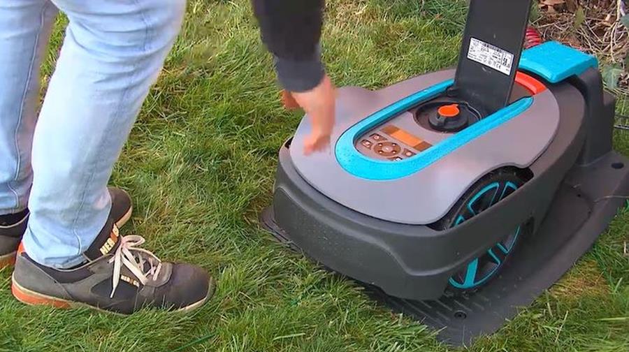 LA FACILITE D'UNE TONDEUSE ROBOT