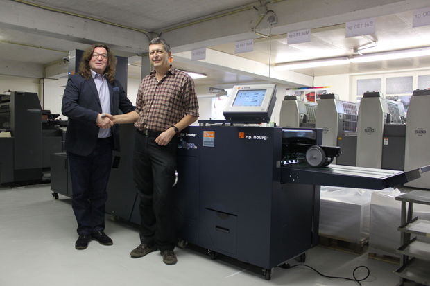 Imprimerie Schoonaert - Roesbrugge investit dans une C.P. Bourg Bookletmaker