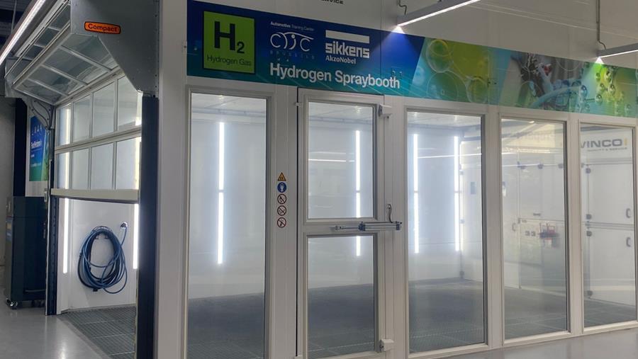 AkzoNobel installe une cabine de peinture à hydrogène dans son nouveau centre de formation