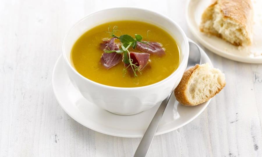 La soupe raffinée sur le menu de fête