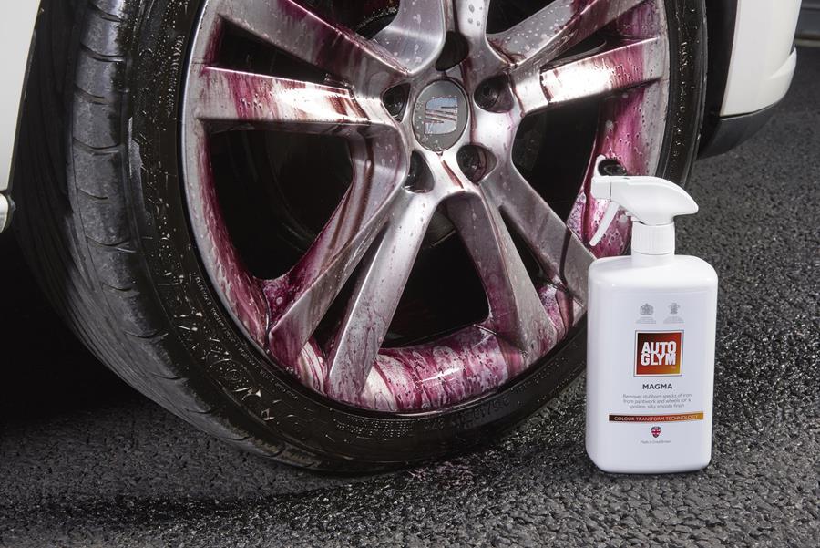 Magma de Autoglym pour une carrosserie et des roues propres 