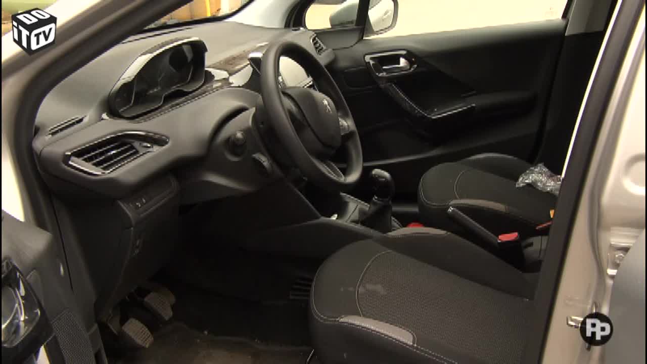 Zo maak je het interieur van je auto schoon